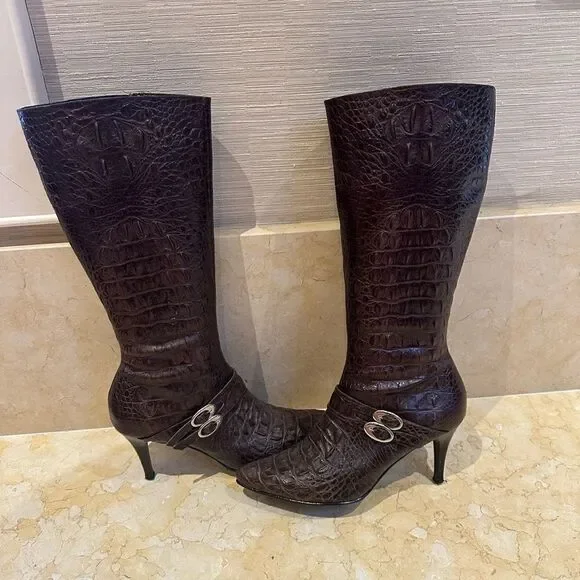 Elegant Brown Heeled Boots - Picture 3 of 14